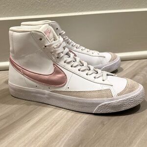 Nike Blazer Mid '77 PINK- BIG KIDS SIZE 6 (wmns 7.5)